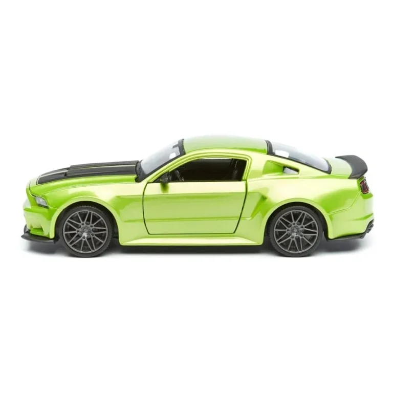 Maisto 1:24 2014 Ford Mustang Street Racer Yeşil Metal Model Araba - 31506 - Görsel 3